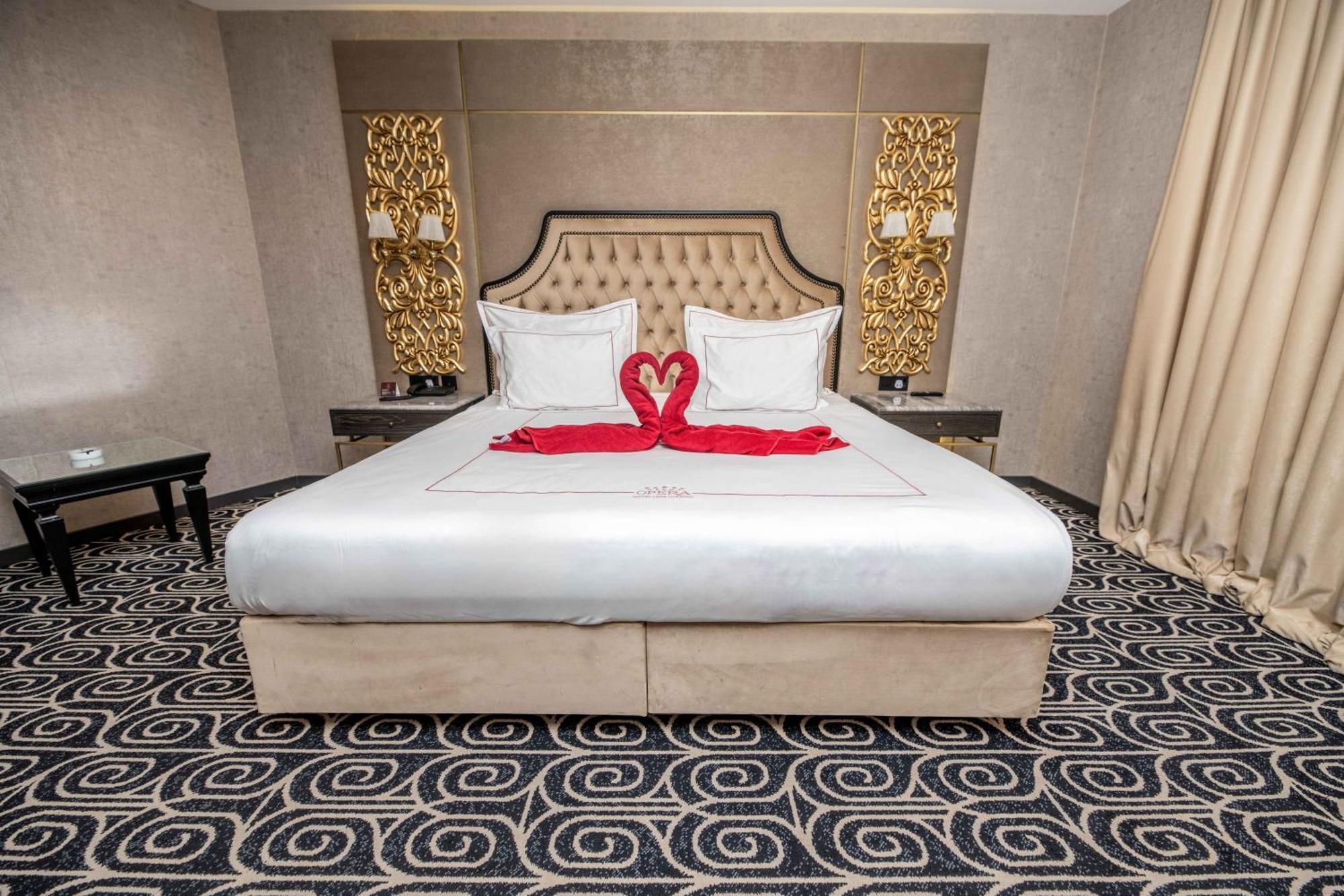 Grand Opera Hotel & Casino & Spa Kyrenia  Exteriör bild