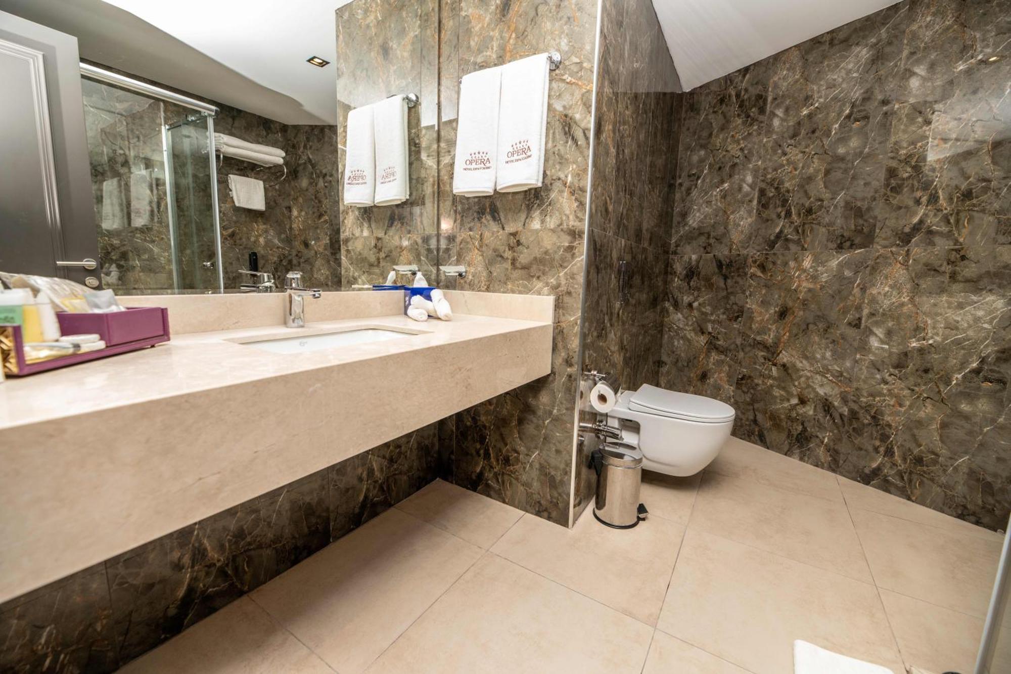 Grand Opera Hotel & Casino & Spa Kyrenia  Exteriör bild
